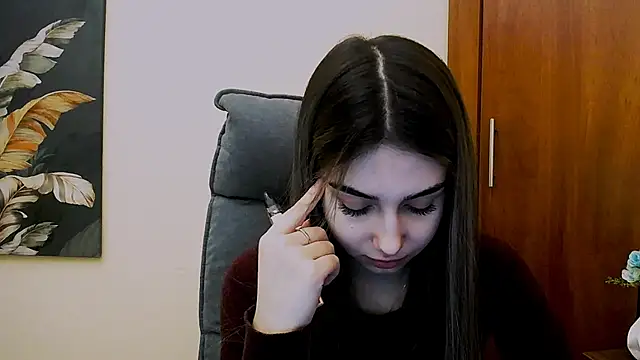 Snapshot of Lili_magic chatting on 02-11-25, 12:27 Lili magic online show from 02-11-25, 12:27