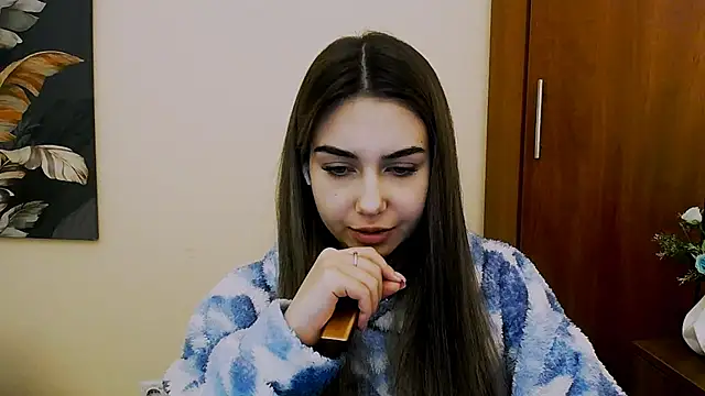 Snapshot of Lili_magic chatting on 02-15-25, 04:01 Lili magic online show from 02-15-25, 04:01