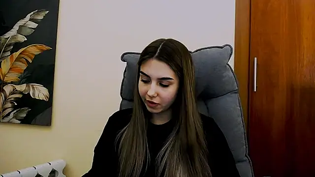 Snapshot of Lili_magic chatting on 03-07-25, 04:00 Lili magic online show from 03-07-25, 04:00