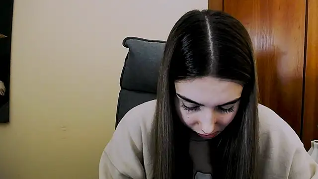 Snapshot of Lili_magic chatting on 03-22-25, 01:30 Lili magic online show from 03-22-25, 01:30