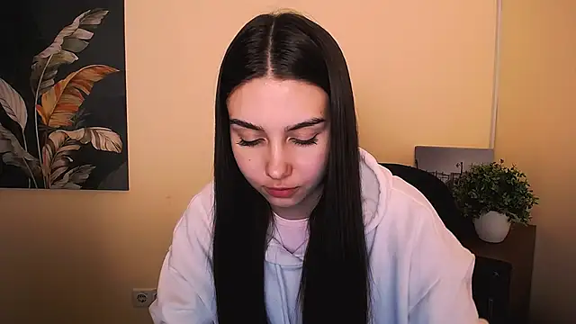 Snapshot of Lili_magic chatting on 09-20-25, 01:12 Lili magic online show from 09-20-25, 01:12