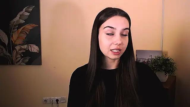 Snapshot of Lili_magic chatting on 09-28-25, 12:43 Lili magic online show from 09-28-25, 12:43