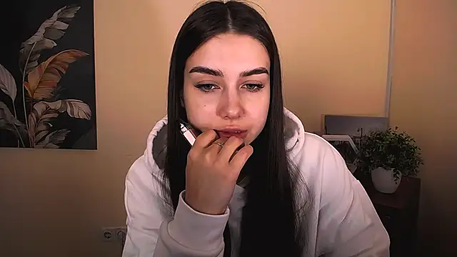 Snapshot of Lili_magic chatting on 10-08-25, 07:17 Lili magic online show from 10-08-25, 07:17