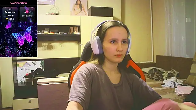 Snapshot of babywaifu chatting on 09-27-25, 06:13 babywaifu online show from 09-27-25, 06:13