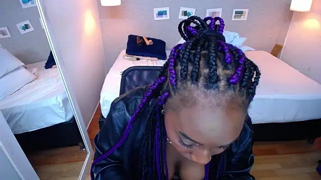 kiara evanss online show from 01-07-25, 11:56