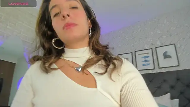 emma  smith1 online show from 03-19-25, 12:23