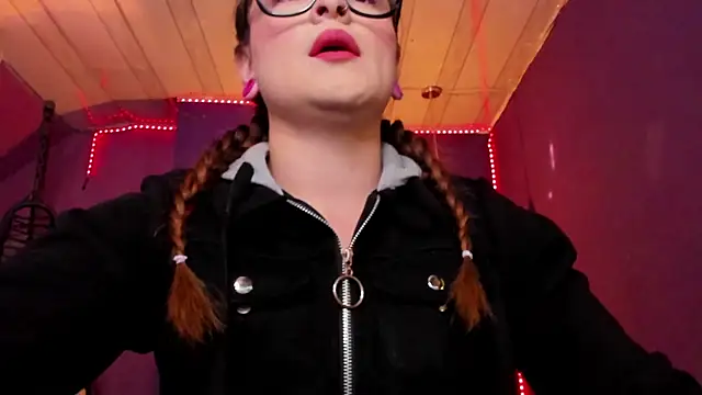 Snapshot of HalaanaTendeer chatting on 01-13-25, 11:52 HalaanaTendeer online show from 01-13-25, 11:52