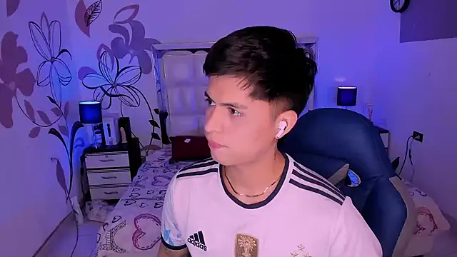 Niicky1  online show from 12-13-24, 08:26