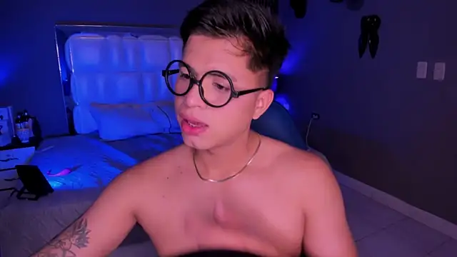 Niicky1  online show from 09-18-25, 04:14