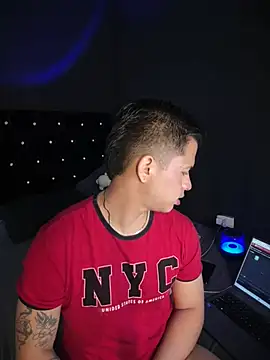 Niicky1  online show from 07-26-26, 04:47