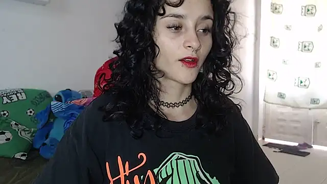 Snapshot of kitty22_ chatting on 12-04-24, 03:21 kitty22  online show from 12-04-24, 03:21
