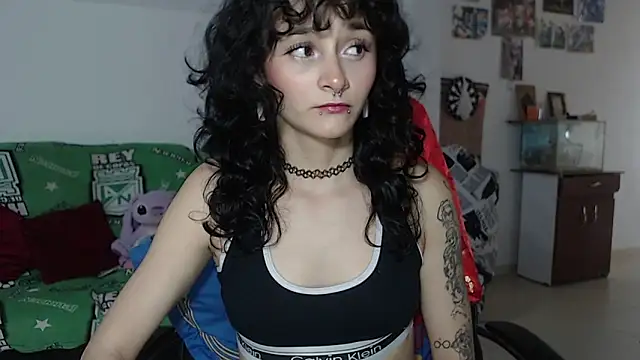 Snapshot of kitty22_ chatting on 12-13-24, 03:00 kitty22  online show from 12-13-24, 03:00