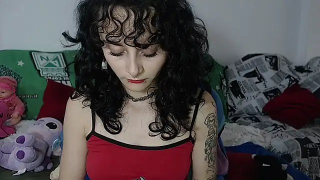 Snapshot of kitty22_ chatting on 12-23-24, 03:01 kitty22  online show from 12-23-24, 03:01