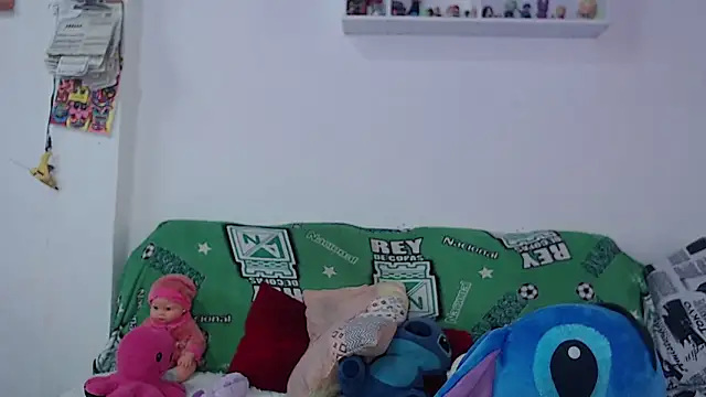 Snapshot of kitty22_ chatting on 12-24-24, 02:01 kitty22  online show from 12-24-24, 02:01