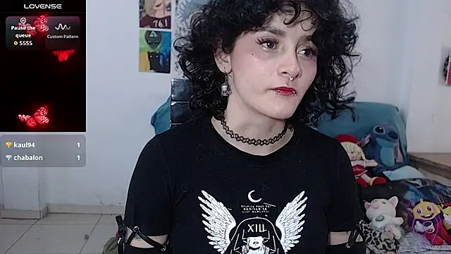 Snapshot of kitty22_ chatting on 09-26-25, 02:43 kitty22  online show from 09-26-25, 02:43