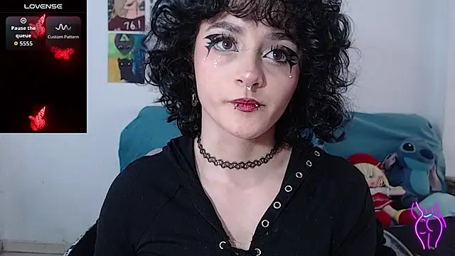 Snapshot of kitty22_ chatting on 09-27-25, 01:38 kitty22  online show from 09-27-25, 01:38