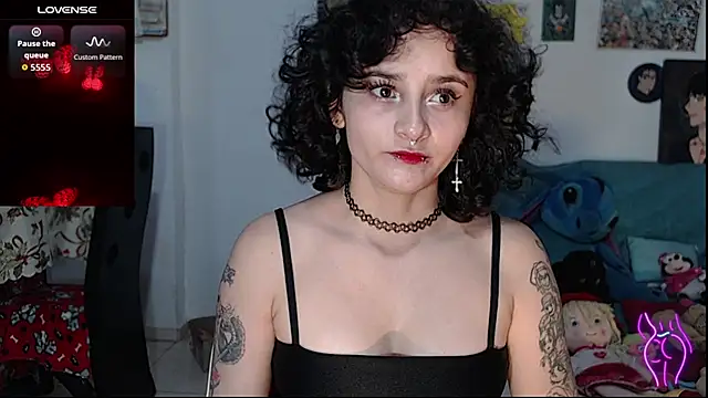 Snapshot of kitty22_ chatting on 11-25-25, 12:16 kitty22 online show from 11-25-25, 12:16