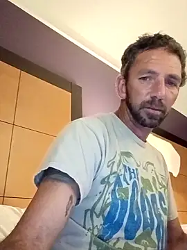 Snapshot of Treemandude chatting on 09-23-25, 01:30 Treemandude online show from 09-23-25, 01:30