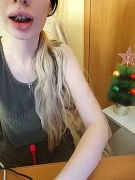 Elza kom online show from 12-20-24, 06:40