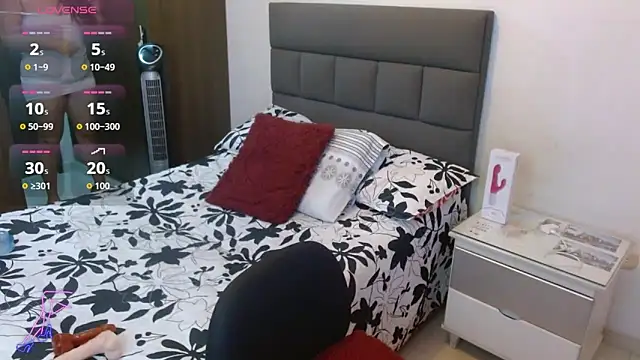 Snapshot of Daniella_Fellers chatting on 10-18-25, 11:55 Daniella Fellers online show from 10-18-25, 11:55