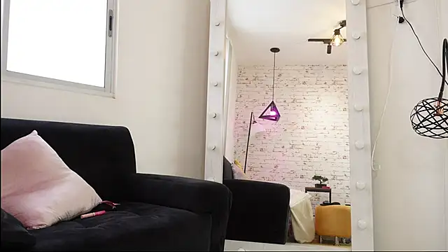 Sofhia cruz online show from 02-18-26, 08:05