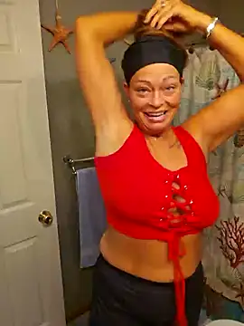 Snapshot of Erotic_and_Exotic chatting on 12-13-24, 05:00 Erotic and Exotic online show from 12-13-24, 05:00