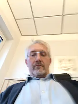 tom-swede online show from 10-27-25, 03:16