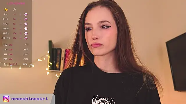 Snapshot of NeonShine chatting on 12-08-24, 08:41 NeonShine online show from 12-08-24, 08:41