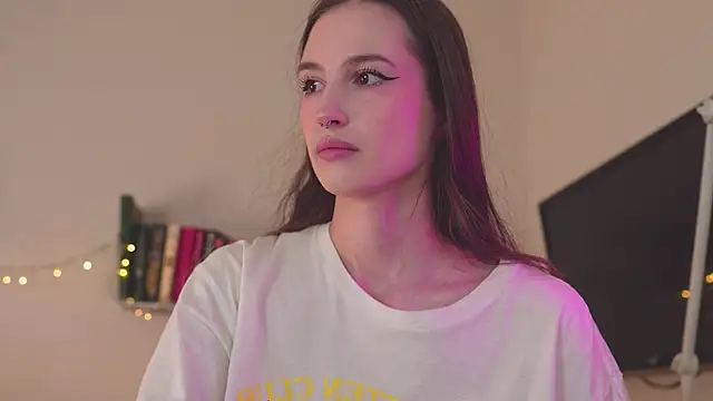 Snapshot of NeonShine chatting on 03-11-25, 03:59 NeonShine online show from 03-11-25, 03:59