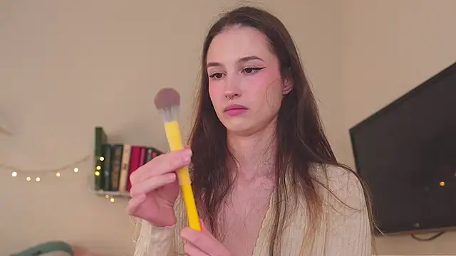 Snapshot of NeonShine chatting on 03-13-25, 04:16 NeonShine online show from 03-13-25, 04:16