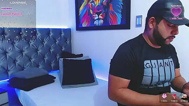 Snapshot of passionate_love22 chatting on 02-18-25, 06:04 passionate love22 online show from 02-18-25, 06:04