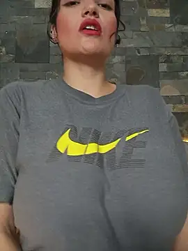 Snapshot of passionate_love22 chatting on 12-04-25, 11:24 passionate love22 online show from 12-04-25, 11:24