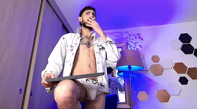 Snapshot of enzo_herrera01 chatting on 03-09-25, 07:45 enzo herrera01 online show from 03-09-25, 07:45