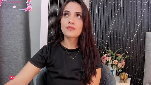 Snapshot of katrina_kaif_x chatting on 04-30-26, 07:20 katrina kaif x online show from 04-30-26, 07:20