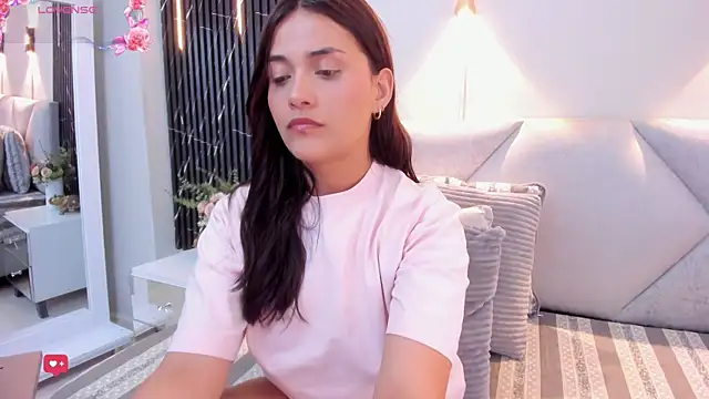 Snapshot of katrina_kaif_x chatting on 05-23-26, 07:29 katrina kaif x online show from 05-23-26, 07:29