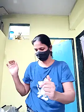 Snapshot of indianliza chatting on 02-08-25, 01:54 indianliza online show from 02-08-25, 01:54