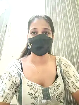 Snapshot of indianliza chatting on 03-08-25, 03:50 indianliza online show from 03-08-25, 03:50