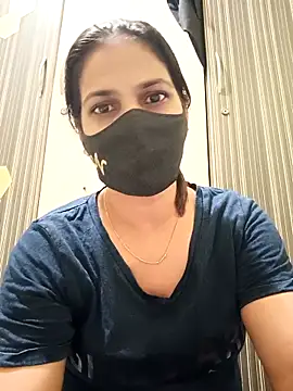 Snapshot of indianliza chatting on 03-21-25, 07:35 indianliza online show from 03-21-25, 07:35