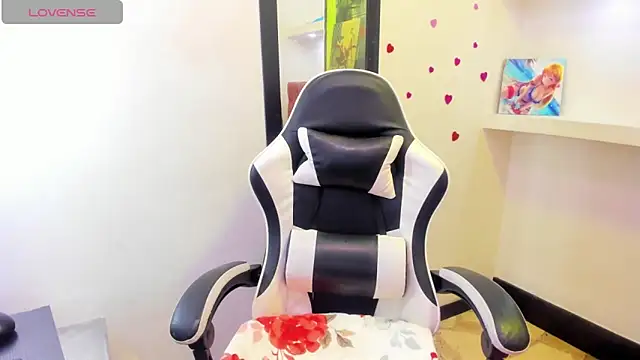 sara winehouse1 online show from 04-29-26, 03:54