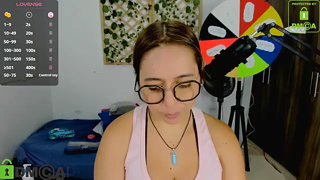 Snapshot of isa_loves_cum chatting on 10-07-25, 02:31 isa loves cum online show from 10-07-25, 02:31