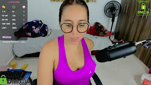 Snapshot of isa_loves_cum chatting on 11-27-25, 10:56 isa loves cum online show from 11-27-25, 10:56