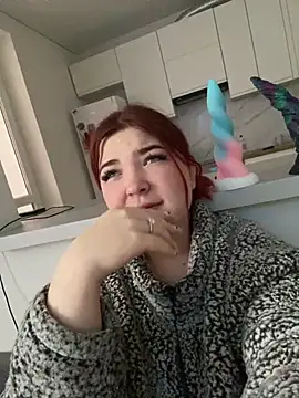 Snapshot of RosieMoons chatting on 02-14-25, 10:07 RosieMoons online show from 02-14-25, 10:07