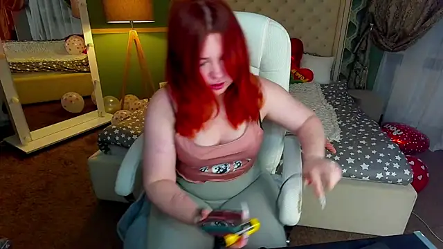 Snapshot of RosieMoons chatting on 02-18-25, 02:05 RosieMoons online show from 02-18-25, 02:05