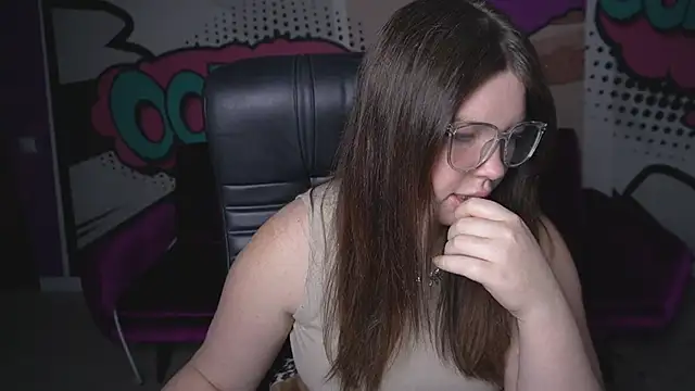 Snapshot of RosieMoons chatting on 09-11-25, 07:03 RosieMoons online show from 09-11-25, 07:03