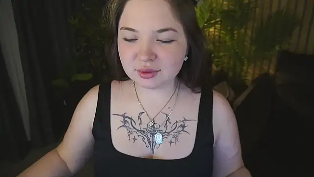 Snapshot of RosieMoons chatting on 11-24-25, 08:19 RosieMoons online show from 11-24-25, 08:19