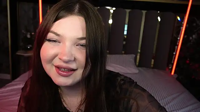 Snapshot of RosieMoons chatting on 12-15-25, 08:24 RosieMoons online show from 12-15-25, 08:24