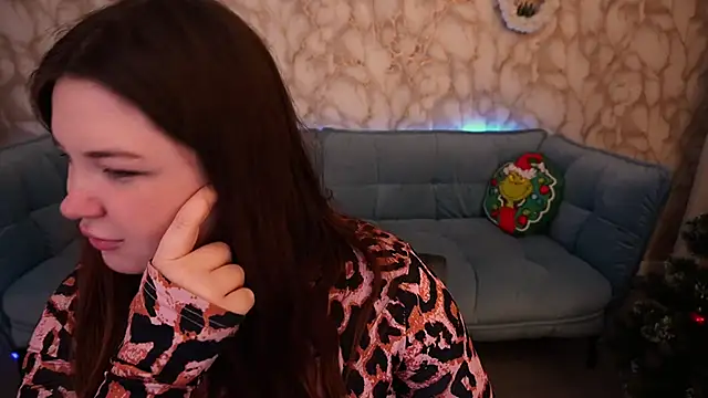 Snapshot of RosieMoons chatting on 12-16-25, 08:14 RosieMoons online show from 12-16-25, 08:14