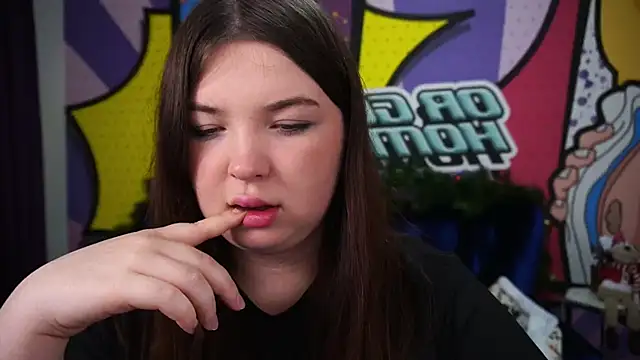 Snapshot of RosieMoons chatting on 12-17-25, 08:15 RosieMoons online show from 12-17-25, 08:15