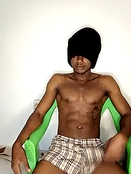 Snapshot of Samir4123 chatting on 03-04-25, 03:00 Samir4123 online show from 03-04-25, 03:00