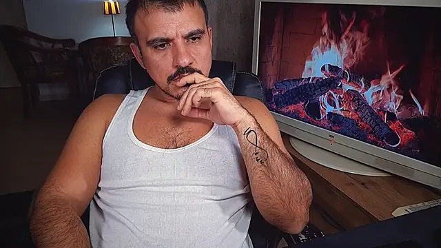 Snapshot of officeman7 chatting on 12-27-24, 08:39 officeman7 online show from 12-27-24, 08:39